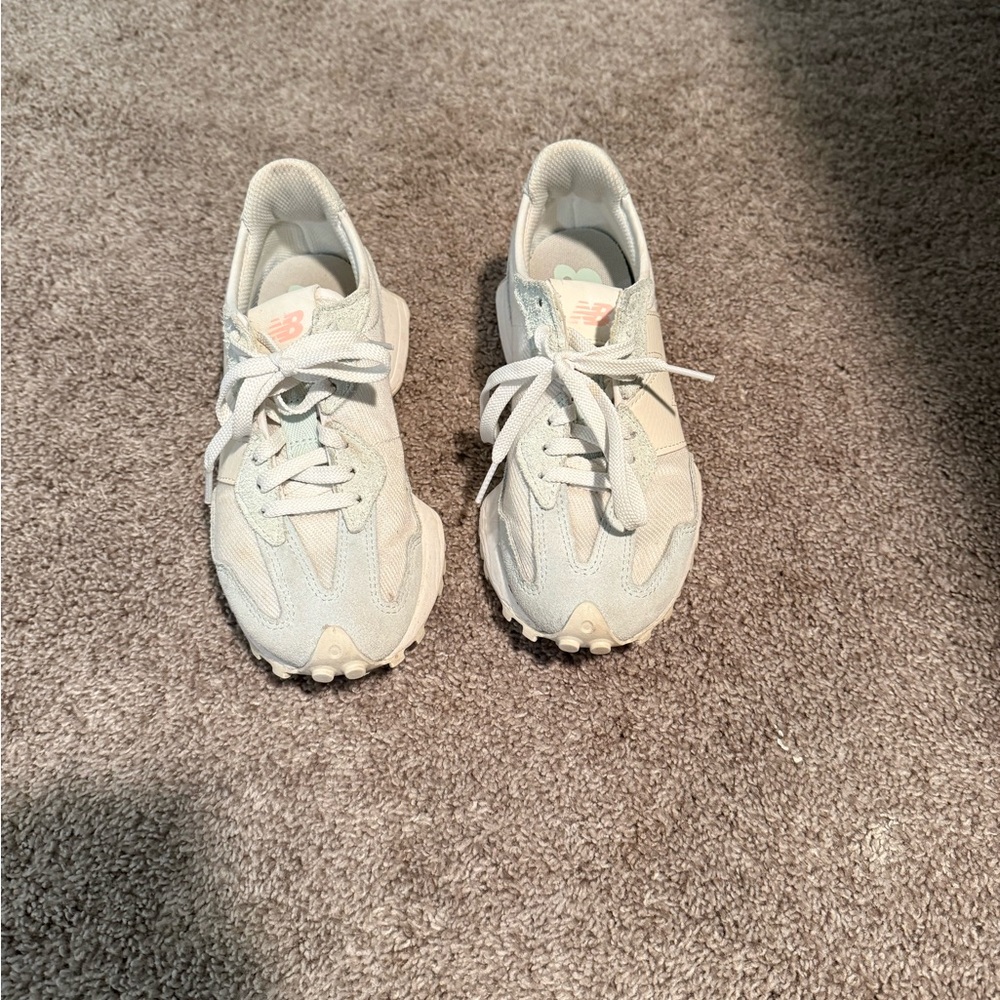 New Balance Sneakers Sz 6 - Picture 3 of 6